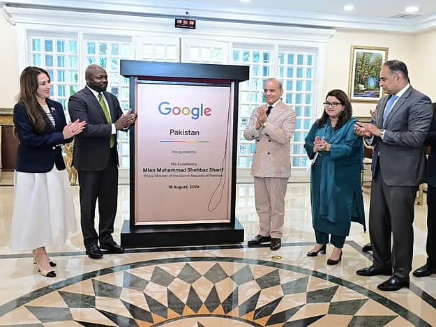Officials at an event marking Google's formal entry into Pakistan